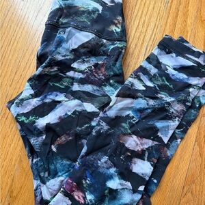 *rare* lululemon athletica crops
